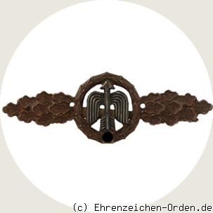 Frontflugspange für Jäger in Bronze