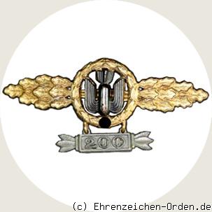 Frontflugspange für Kampf- und Sturzkampfflieger in Gold mit  Einsatzzahl 200